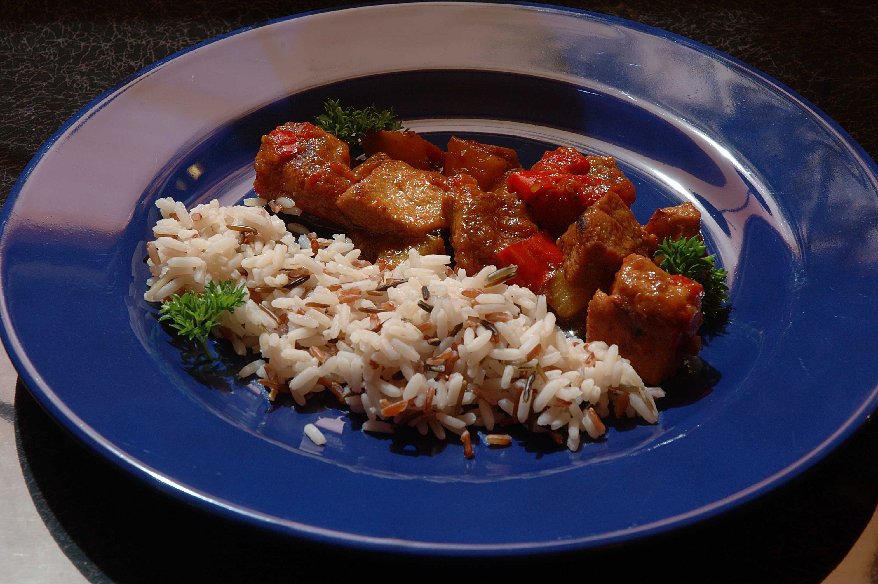 asia-gulasch-teller.jpg (414219 Byte)
